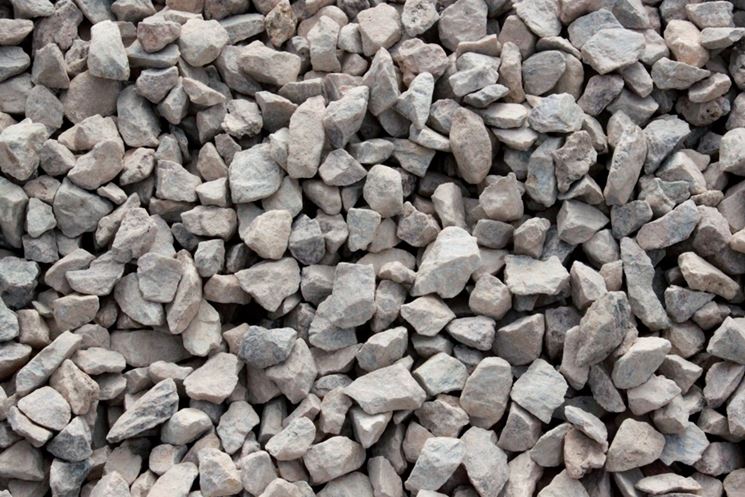 Cumulo di ghiaia e materiale inerte da cantiere